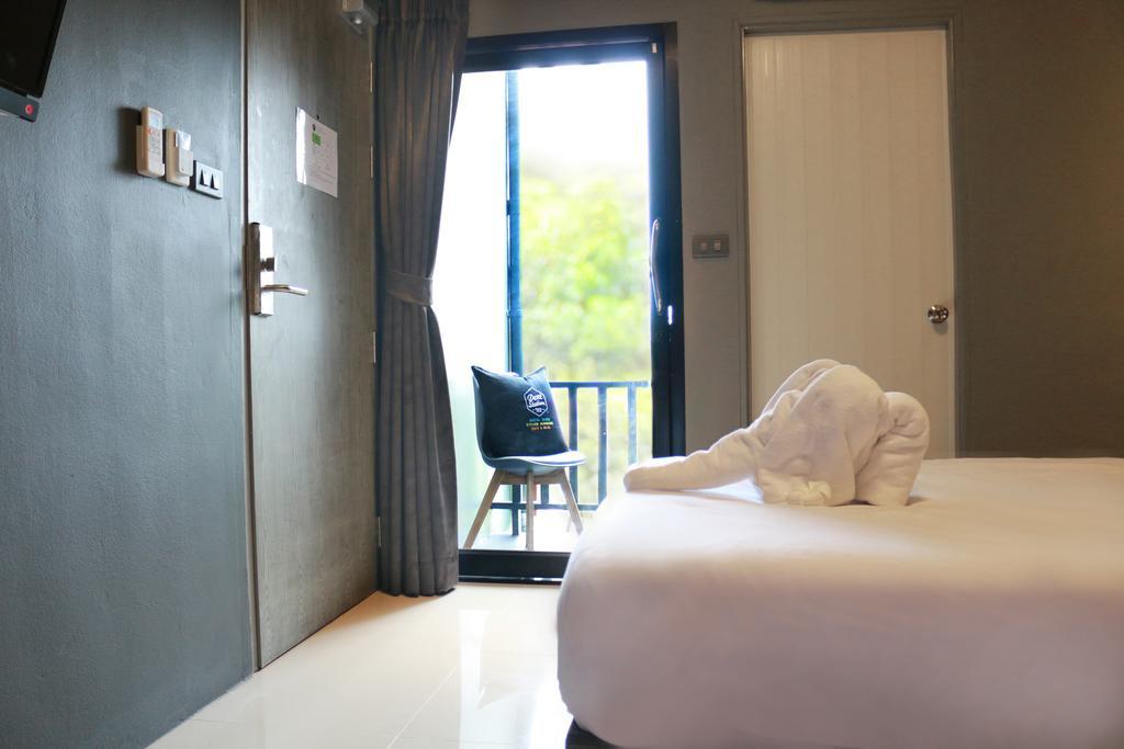Dent Station Resident Phuket Exterior foto
